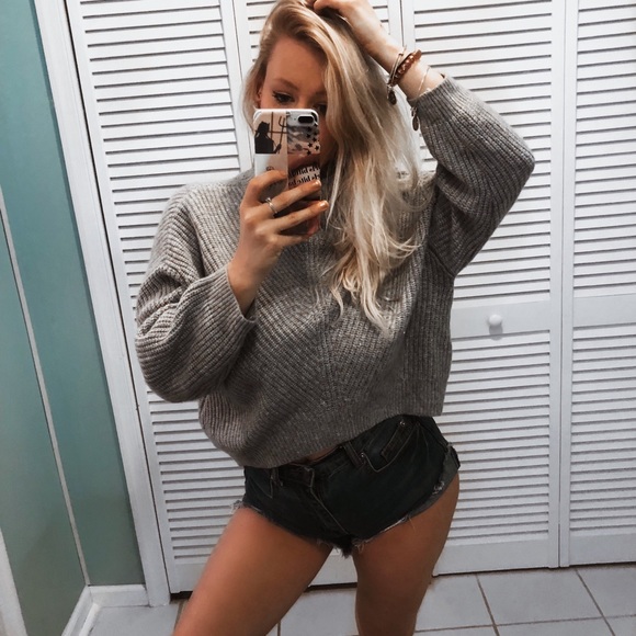 Express Sweaters - Express Gray Oversized Cropped Turtleneck Sweater